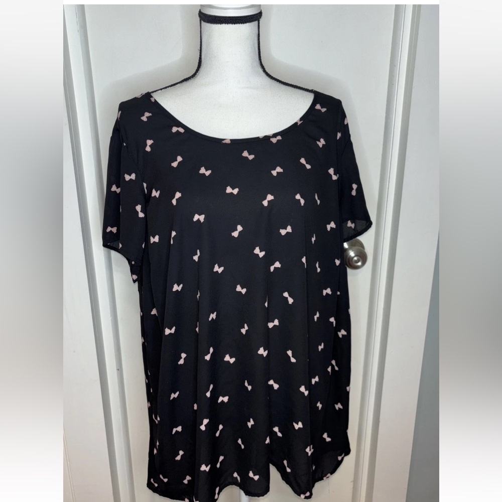 Torrid Georgette Hi-Low Blouse Size 3X Pink Bow print
